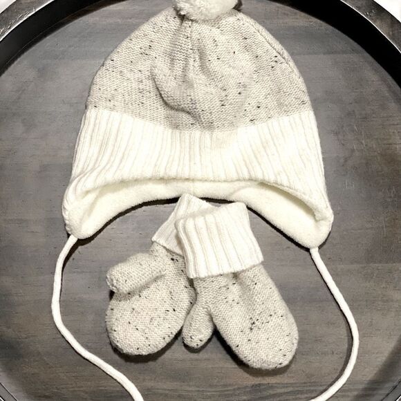 Grey/Off White Hat & Mitten Set - Picture 3 of 3